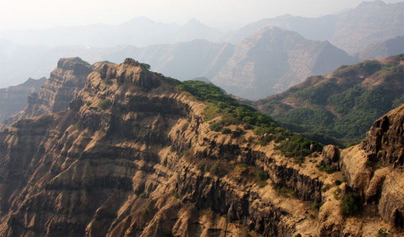 Las traps del Decán, una gran formación volcánica del centro-este de la India. Imagen: Mark Richards