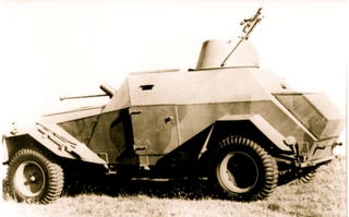 Illustration for article titled Humber Humber! It's The Lolita Reconnaissance Car!