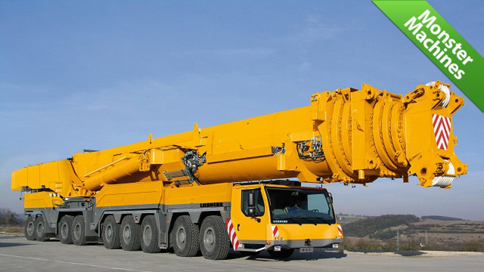 biggest mobile crane in the world