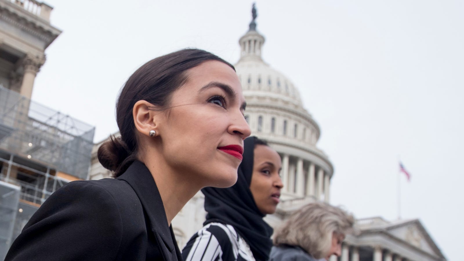 More Than 600 Environmental Groups Just Backed Ocasio-Cortez's Green New Deal