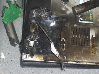 Illustration for article titled Another Flaming Dell Laptop