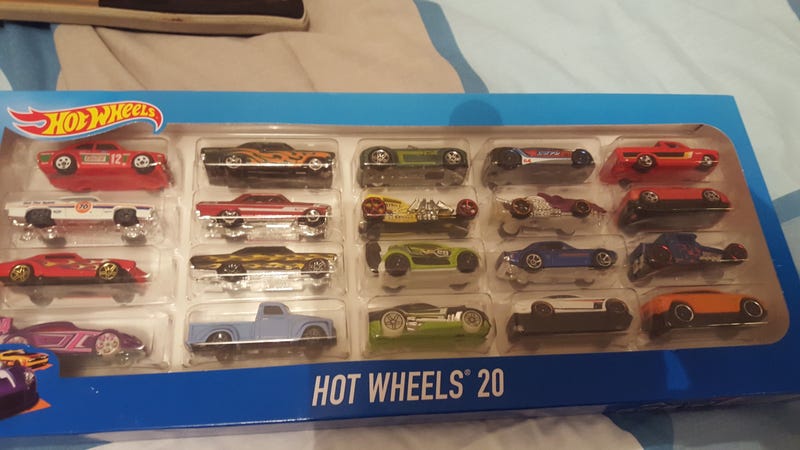 Illustration for article titled Hot wheels 20 hawl