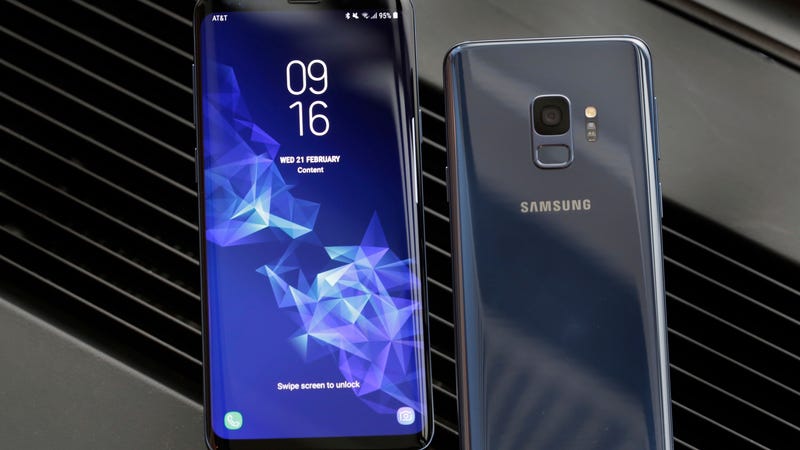 Take Advantage of These Father's Day Sales The Samsung Galaxy S9 Plus on display.