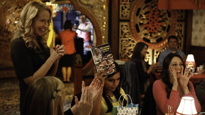 Illustration for article titled Please RSVP to The Mindy Project’s birthday-party episodeÂ