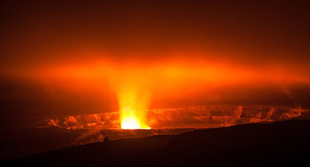 Resultado de imagen para volcan en erupcion
