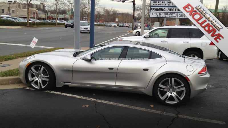 Illustration for article titled Colin Powell parks his $97K luxury hybrid like an asshat