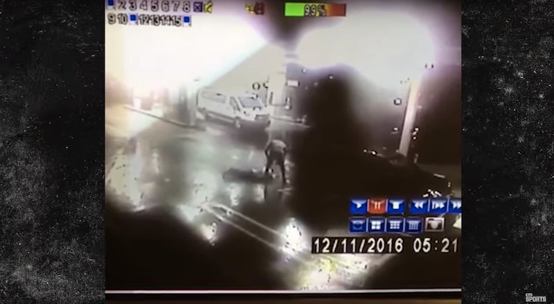 Former WWE wrestler takes down would-be robber in Florida