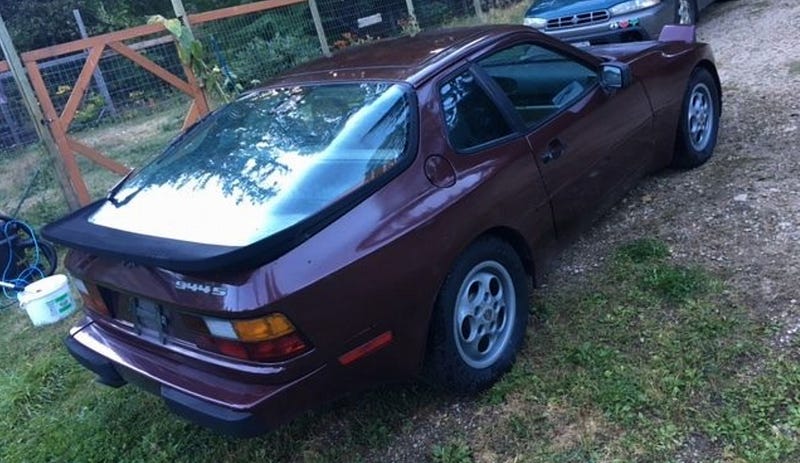 Illustration for article titled For $2,200 Canadian, You Could Own A Freaking 1987 Porsche 944S. Should You?