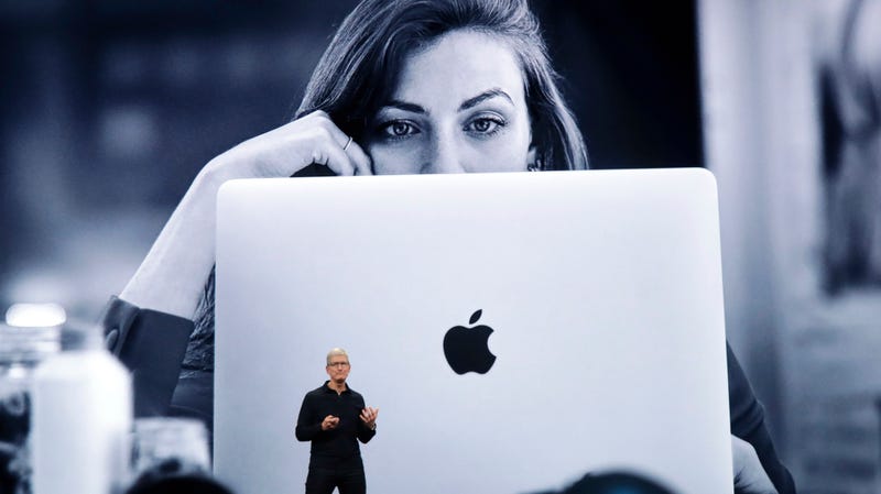 Le PDG d’Apple, Tim Cook, prend la parole lors de la conférence Apple Worldwide Developers à San José, en Californie, le lundi 3 juin 2019.