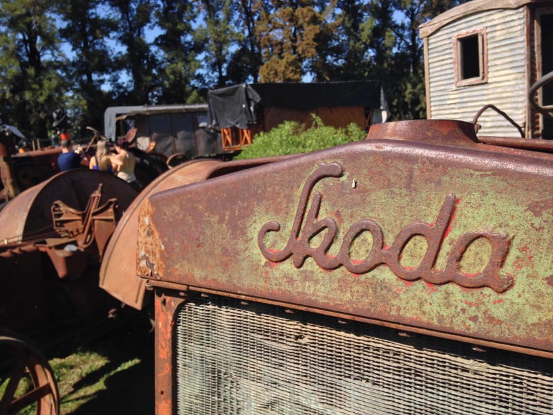 Illustration for article titled I was in Argentina last week and stumbled upon a pile of old trucks and tractors