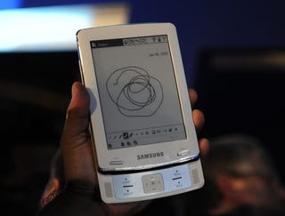 Illustration for article titled Samsung E6 and E101: eBook Readers With a Sense of Stylus