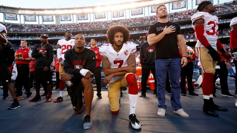 Illustration for article titled Retired Security Guard Pens Open Letter To Colin Kaepernick About National Anthem