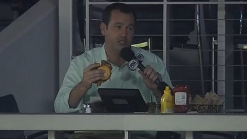 Illustration for article titled Braves TV Reporter Gets Busted Taking A Bite Of His Tasty Burger, Doesn't Skip A Beat