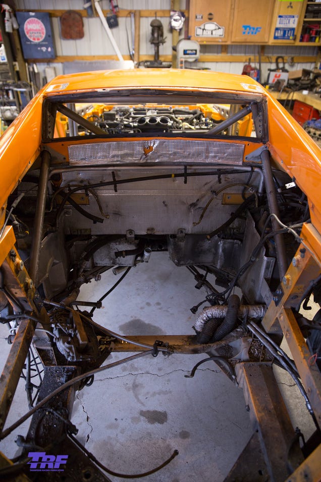 Check Out The Incredible Roll Cage In This Lamborghini Rally Car