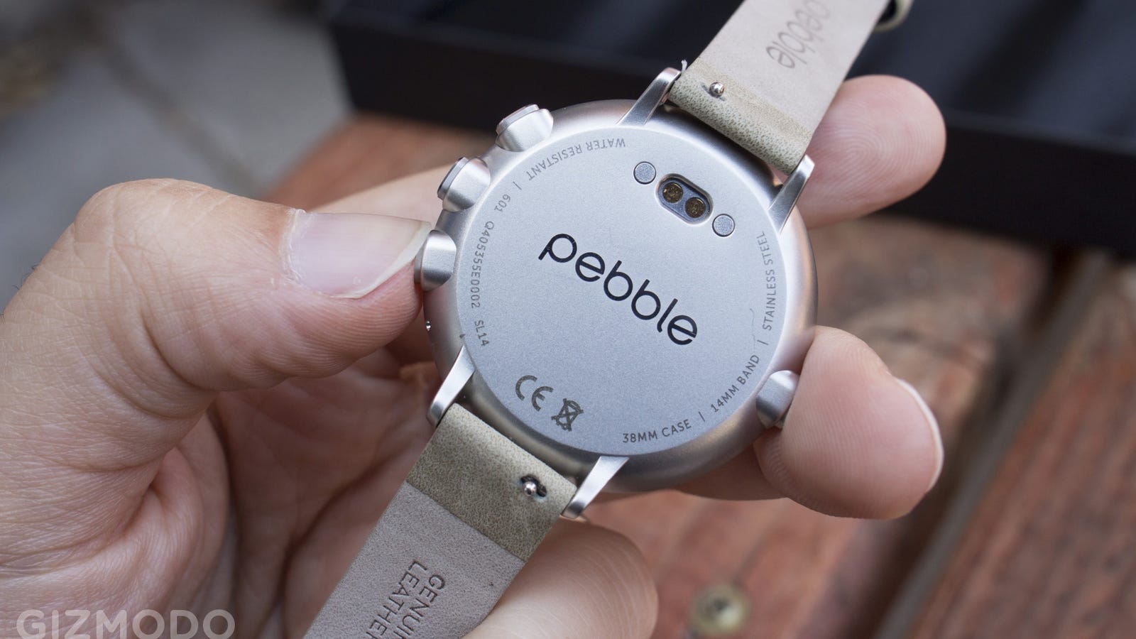 pebble time round smartwatch