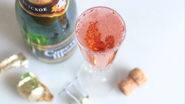 3-Ingredient Cocktails to Celebrate the End of This Hellish Year