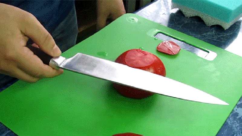Apple Knives Out