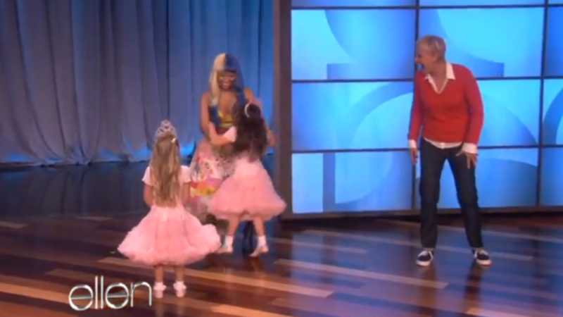 Illustration for article titled VIDEO: Minaj Surprises Young Fans