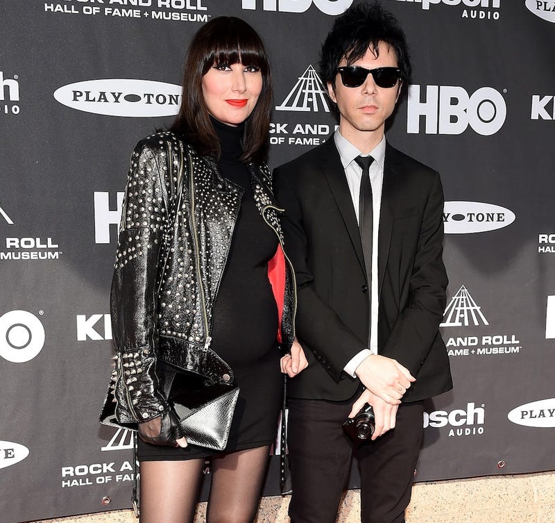 Karen O Is Pregnant, Looks Cooler Than All Of Us