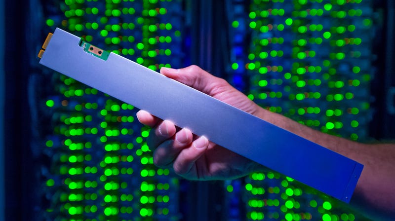 Illustration for article titled Intel Says It Made the 'World's Densest' SSD By Cramming 32-Terabytes Into the Shape of a Ruler