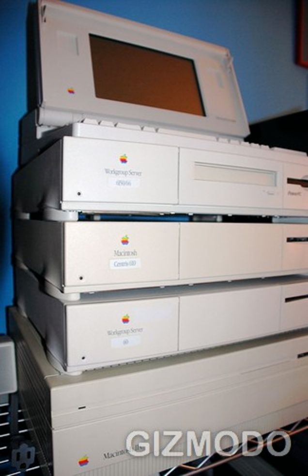 Illustration for article titled Man's Spare Room Filled With Almost Every Apple Model Ever Made