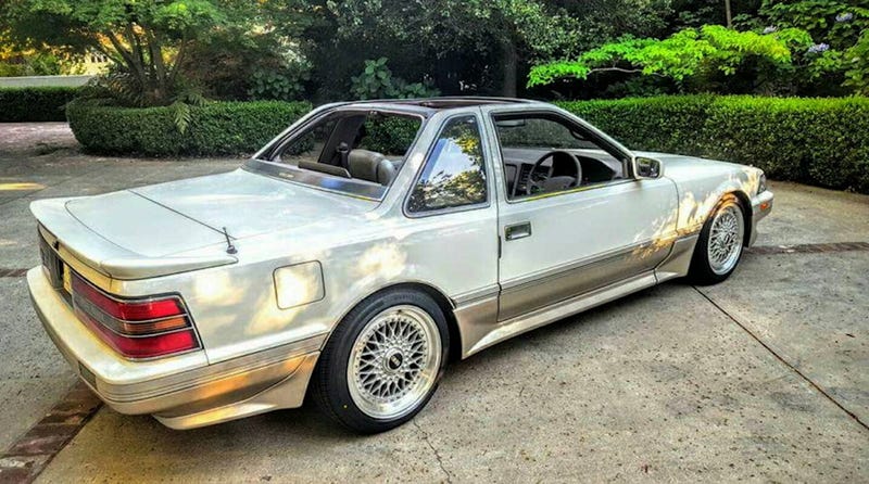Illustration for article titled For $19,995, Could This 1989 Toyota Soarer Aero Cabin Unicorn Be Your JDM Jam?