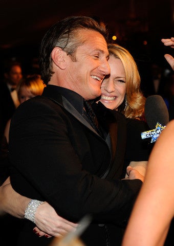 Illustration for article titled Sean Penn Calls Off Divorce... Again; Alec Baldwin Banned From The Phillipines