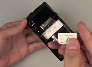 Illustration for article titled GSM Motorola Droid Caught on Video