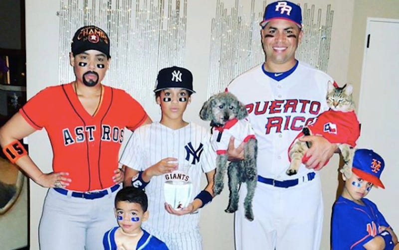 Illustration for article titled Carlos Beltran And His Family Dressed Up As Carlos Beltren