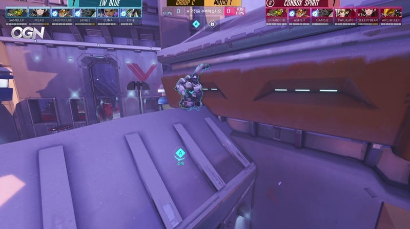 Illustration for article titled Overwatch Pro Sets Up Surprise Attack By Balancing Winston On A Roof