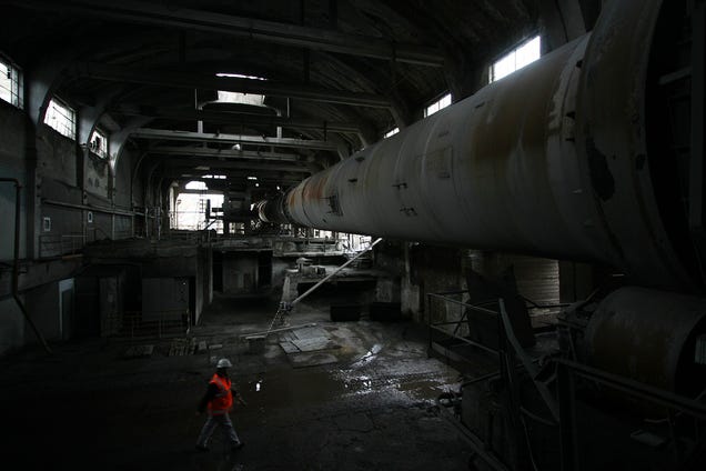 Decay and Demolition Inside a Dying Cement Factory | Gizmodo UK