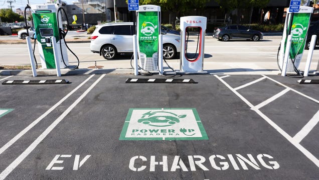 Feds Approve $5 Billion Plan for States To Build EV Chargers Along Highways