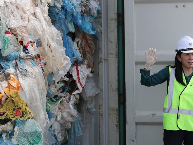 Ang Paglabas ng Basura sa Landfills ng US ay Na-underestimated ng 115%