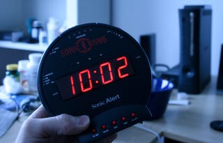 Illustration for article titled Sonic Bomb Alarm Clock Lightning Review: It Explodes Your Dreams