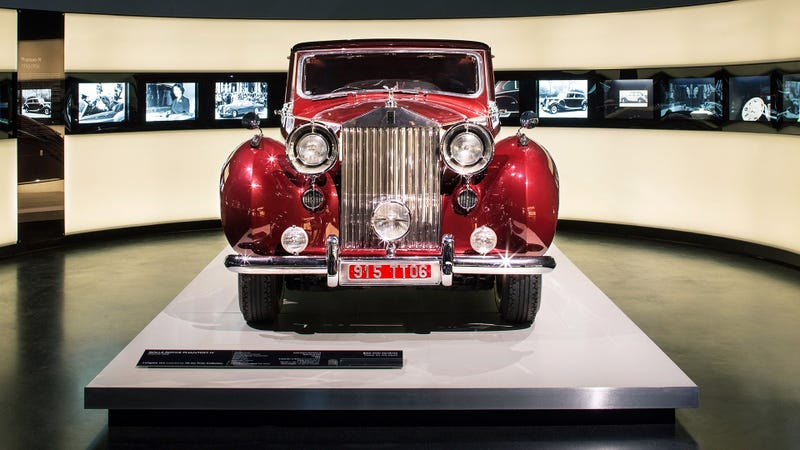 Illustration for article titled Check Out The BMW Museum's Quintessentially British Rolls-Royce Exhibit