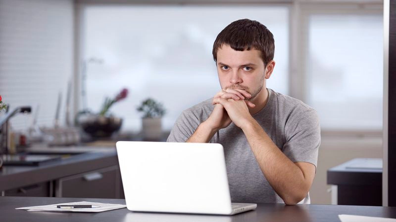 Man Invisible On Gchat Observes World From Impregnable Perch