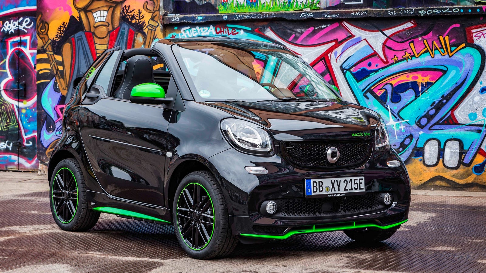 The New Electric Smart Cars Are What Smart Cars Should