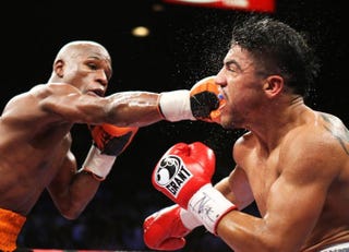 Illustration for article titled The Referee Tries To Explain What Happened In Mayweather-Ortiz