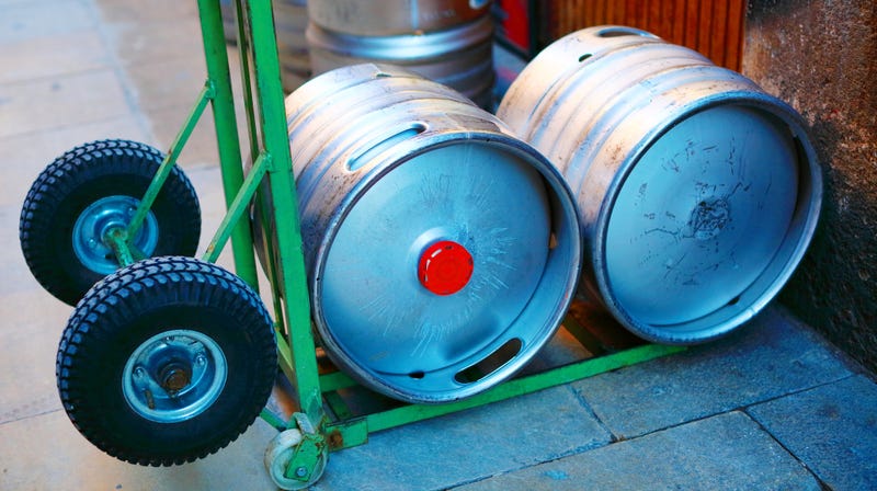 Illustration for article titled Beer truck hijacked from Chicago supermarket recovered, no contents missing