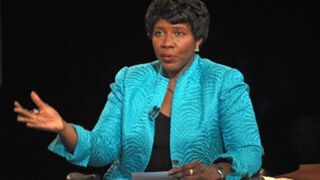 Gwen Ifill moderates the 2008vice presidential debate. (Getty Images)