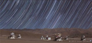 Illustration for article titled I wish stars really left these mesmerizing star trails in the night sky