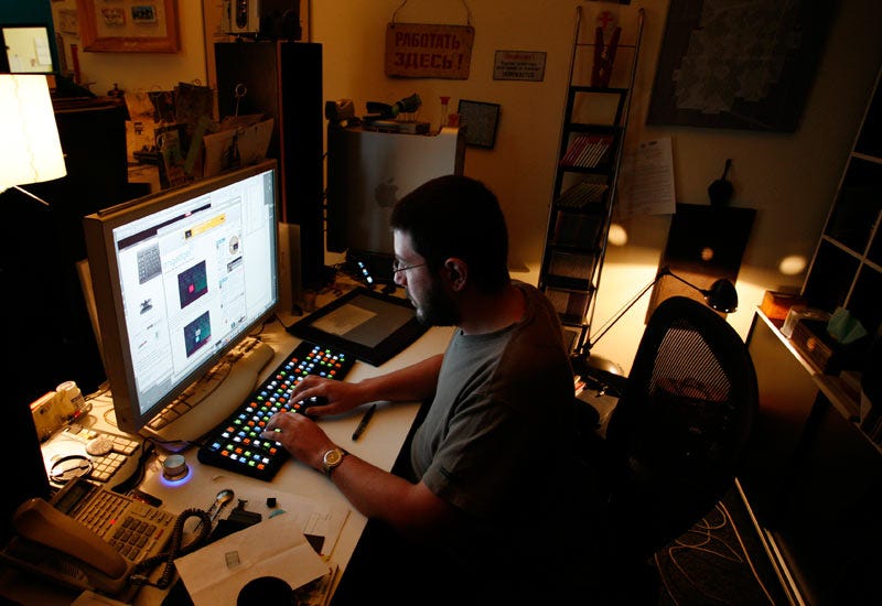 Illustration for article titled Wow, There's Actually a Working Optimus Keyboard in Moscow