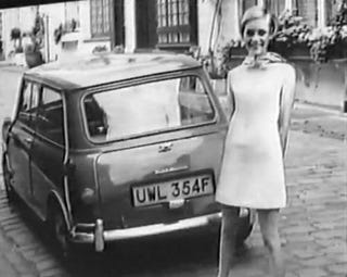 1989 Twiggy Experiences Mini Flashback