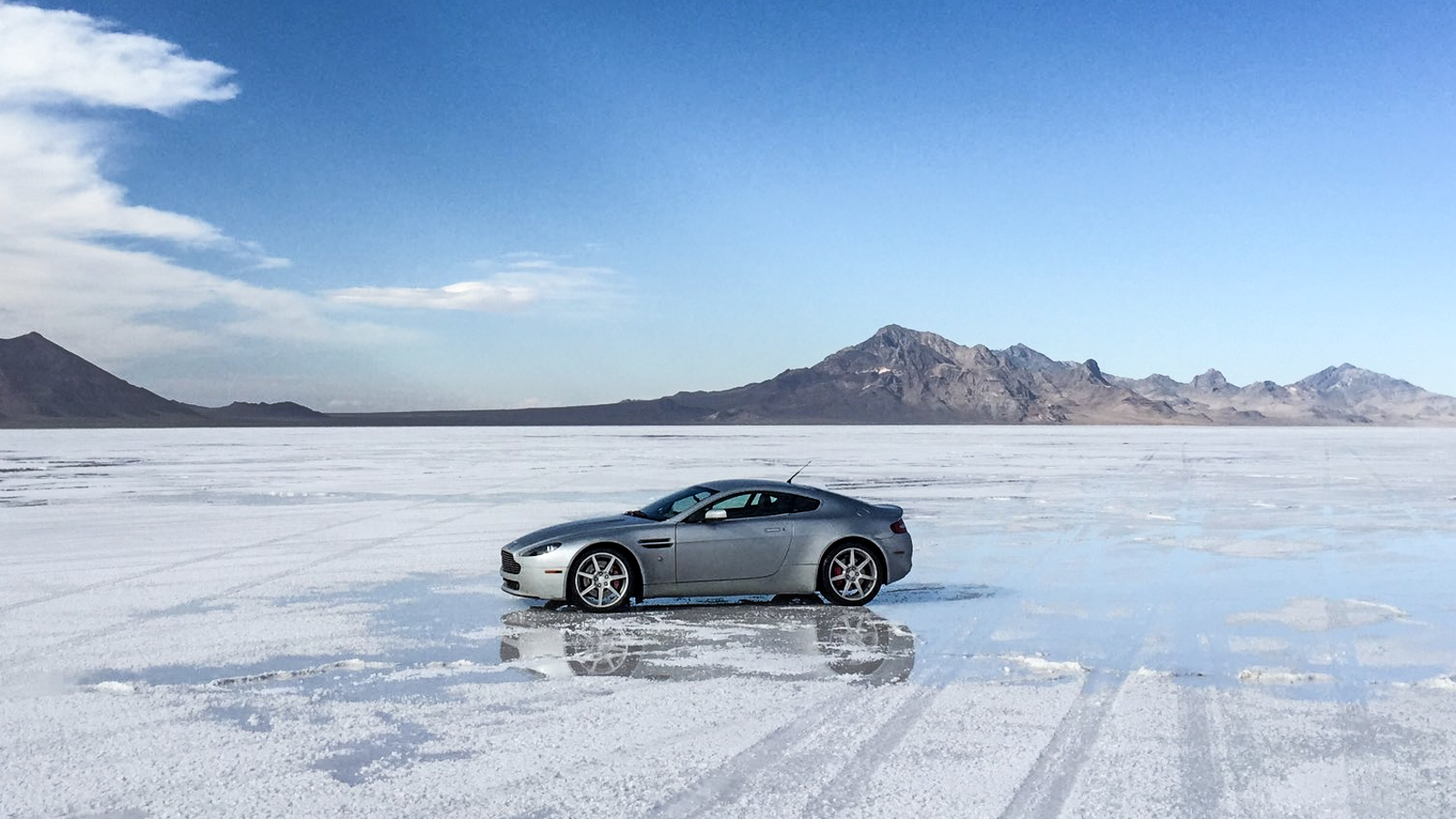 Here S How Fast An Aston Martin V8 Vantage Is On The