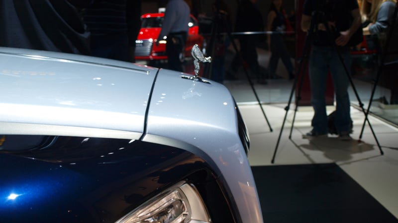 Illustration for article titled The Rolls-Royce Wraith Has a Slightly Less Erect Spirit of Ecstasy