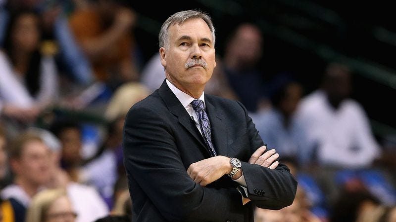Illustration for article titled Mike D'Antoni Calls Phil Jackson To See If He's Interested In Lakers Head Coaching Job