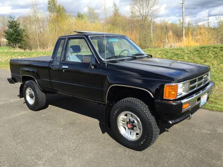 Think You Would ‘Pick Up’ This Sweet 1986 Toyota SR5 4x4 Pickup For ...