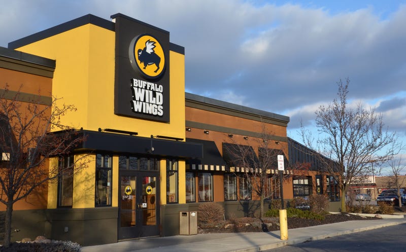 Illustration for article titled Buffalo Wild Wings Employees Fired After Racist Seating Incident