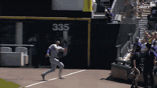 e2v9n5umaeuaq3md5tbo.gif