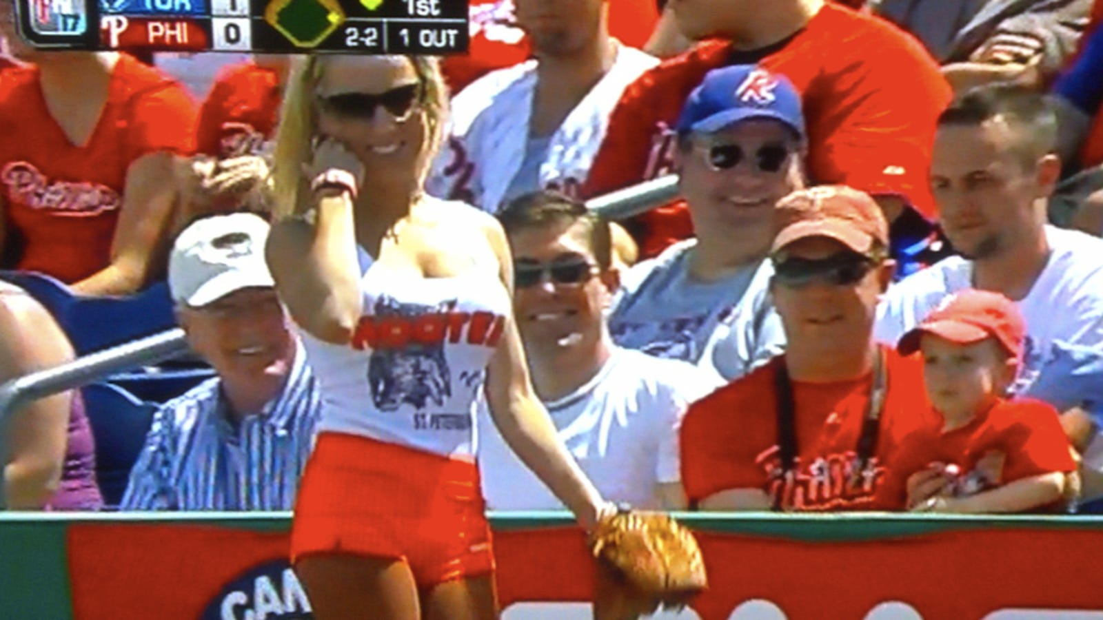 Hooters Girls Are Working The Field At Today S Phillies Blue Jays